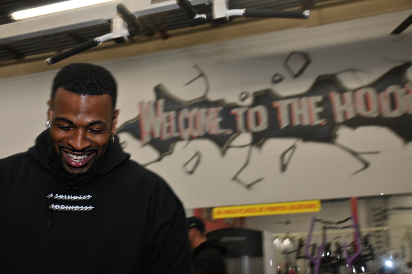 BLACK FREE SMOKE HOODIES